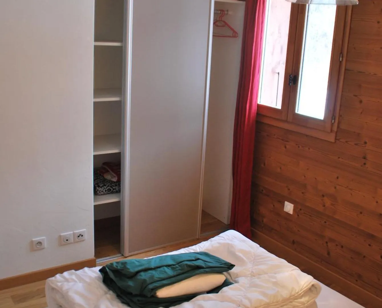 Le Petit Reconfort, Acces Skis Aux Pieds Saint-Francois-Longchamp